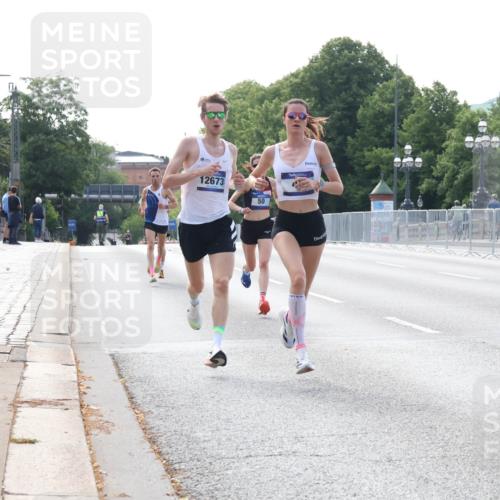 29.06.2025 - hella hamburg halbmarathon Lena Gebhardt http://msf.ph/oto/8408327 29.06.2025 09:37:41 Lombardsbrücke 12673, 50, 31, 45, 50, 3944, 12673 meine-sportfotos.de