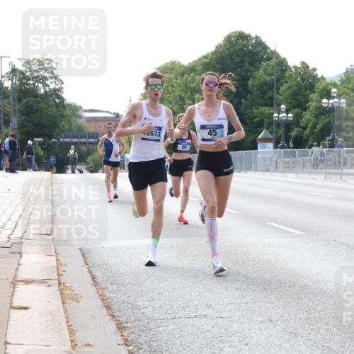 29.06.2025 - hella hamburg halbmarathon Lena Gebhardt http://msf.ph/oto/8408363 29.06.2025 09:37:41 Lombardsbrücke 5, 2673, 50, 45, 31, 45, 50, 3944, 12673 meine-sportfotos.de