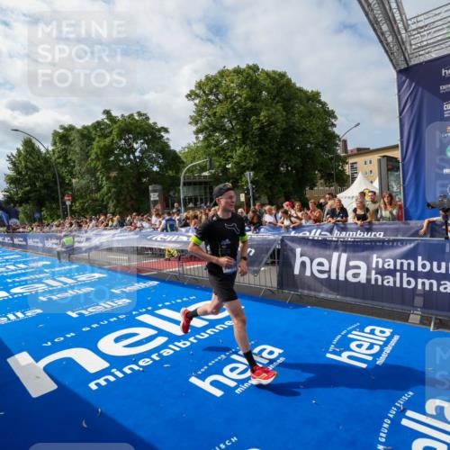 29.06.2025 - hella hamburg halbmarathon Zöllner http://msf.ph/oto/8408374 29.06.2025 10:17:28 Ziel 18694 meine-sportfotos.de