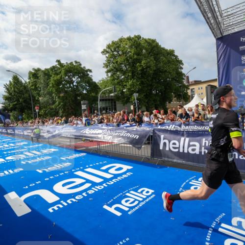 29.06.2025 - hella hamburg halbmarathon Zöllner http://msf.ph/oto/8408387 29.06.2025 10:17:28 Ziel 18694 meine-sportfotos.de