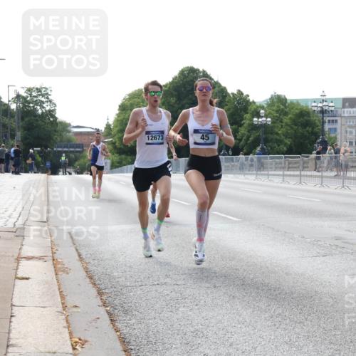 29.06.2025 - hella hamburg halbmarathon Lena Gebhardt http://msf.ph/oto/8408399 29.06.2025 09:37:41 Lombardsbrücke 5, 12673, 45, 31, 45, 50, 3944, 12673 meine-sportfotos.de