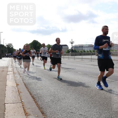 29.06.2025 - hella hamburg halbmarathon Lena Gebhardt http://msf.ph/oto/8408445 29.06.2025 09:49:55 Lombardsbrücke 528, 8925, 4345, 734, 1343, 1445, 1615, 1675, 1800, 1803, 1975, 2324, 2415, 2573, 2750, 2949, 3136, 3282, 3431, 3530, 4148, 4303, 4318, 4425, 4528, 5248, 5409, 6095, 6123, 6682, 6704, 7035, 7229, 7495, 7774, 7796, 8370, 8465, 8629, 8925, 9264, 9265, 9294, 9296, 9686, 9711, 9914, 9979, 10680, 10894, 10930, 11765, 12327, 12540, 12554, 12839, 13141, 13457, 13800, 14077, 14204, 14359, 14374, 14560, 14629, 14688, 14789, 15094 meine-sportfotos.de