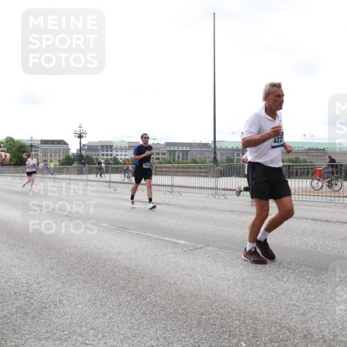 29.06.2025 - hella hamburg halbmarathon Lena Gebhardt http://msf.ph/oto/8408453 29.06.2025 10:24:47 Lombardsbrücke 3132, 4221, 1489, 1064, 1352, 1395, 1740, 2108, 2132, 2249, 2280, 2477, 2944, 3053, 3099, 3113, 3132, 3421, 3786, 4008, 4010, 4111, 4162, 4221, 4444, 4464, 5126, 5138, 5829, 5830, 6261, 6478, 6524, 6526, 6570, 7528, 7778, 7975, 9063, 9573, 10907, 11400, 11651, 11816, 11817, 12070, 12303, 13111, 13113, 13380, 13573, 13638, 14143, 14898, 15124, 15153, 15942, 15975, 17185, 17535, 17954, 18194, 18198 meine-sportfotos.de