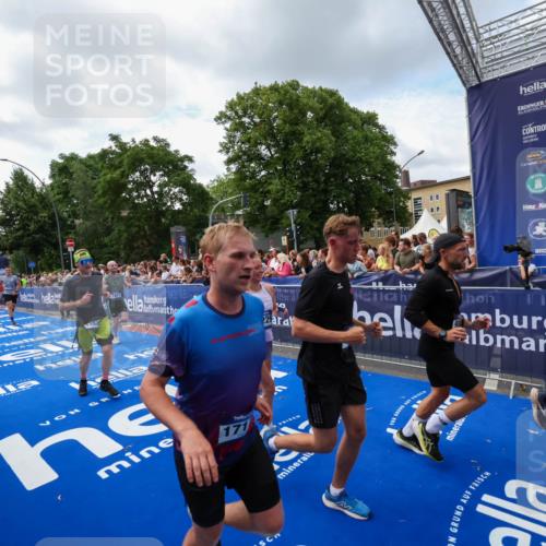 29.06.2025 - hella hamburg halbmarathon Zöllner http://msf.ph/oto/8408469 29.06.2025 10:43:13 Ziel 1675, 4229, 6721, 7026, 7093, 7451, 9833, 10251, 11177, 12153, 12776, 12839, 15255, 15706, 17177, 18304 meine-sportfotos.de