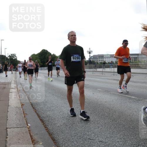 29.06.2025 - hella hamburg halbmarathon Lena Gebhardt http://msf.ph/oto/8408475 29.06.2025 10:04:10 Lombardsbrücke 18111, 9280, 3488, 1032, 1355, 1367, 1674, 2277, 2979, 3488, 4095, 4488, 4587, 5058, 5354, 5363, 5365, 5613, 5976, 6142, 6706, 6709, 7006, 7017, 7306, 7485, 8177, 8217, 8421, 8422, 8423, 8469, 8727, 9280, 9489, 9526, 9899, 10213, 10756, 10962, 11402, 11511, 11582, 11614, 12004, 12005, 12336, 12653, 12998, 13173, 13583, 14340, 14436, 14917, 15520, 15525, 15678, 16099, 16113, 16621, 16753, 16989, 17071, 17098, 17437 meine-sportfotos.de