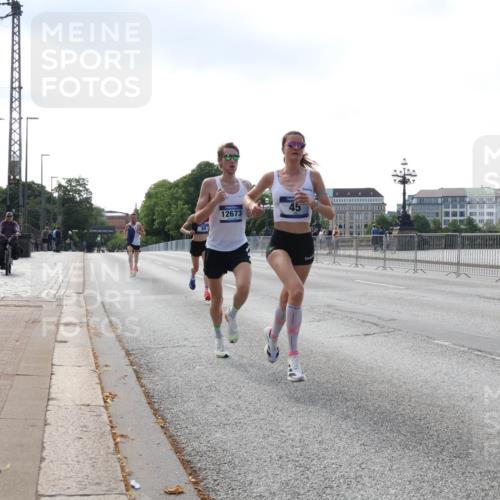 29.06.2025 - hella hamburg halbmarathon Lena Gebhardt http://msf.ph/oto/8408497 29.06.2025 09:37:42 Lombardsbrücke 12673, 45, 31, 45, 50, 3944, 12673 meine-sportfotos.de