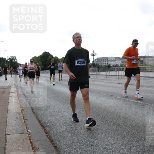 29.06.2025 - hella hamburg halbmarathon Lena Gebhardt http://msf.ph/oto/8408506 29.06.2025 10:04:10 Lombardsbrücke 177, 18111, 9280, 3488, 88, 1032, 1355, 1367, 1674, 2277, 2979, 3488, 4095, 4488, 4587, 5058, 5354, 5363, 5365, 5613, 5976, 6142, 6706, 6709, 7006, 7017, 7306, 7485, 8177, 8217, 8421, 8422, 8423, 8469, 8727, 9280, 9489, 9526, 9899, 10213, 10756, 10962, 11402, 11511, 11582, 11614, 12004, 12005, 12336, 12653, 12998, 13173, 13583, 14340, 14436, 14917, 15520, 15525, 15678, 16099, 16113, 16621, 16753, 16989, 17071, 17098, 17437 meine-sportfotos.de