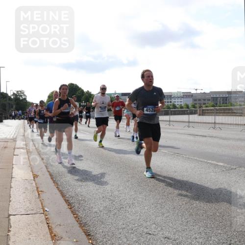 29.06.2025 - hella hamburg halbmarathon Lena Gebhardt http://msf.ph/oto/8408517 29.06.2025 09:49:55 Lombardsbrücke 123, 8925, 17125, 4526, 1343, 1445, 1615, 1675, 1800, 1803, 1975, 2324, 2415, 2573, 2750, 2949, 3136, 3282, 3431, 3530, 4148, 4303, 4318, 4425, 4528, 5248, 5409, 6095, 6123, 6682, 6704, 7035, 7229, 7495, 7774, 7796, 8370, 8465, 8629, 8925, 9264, 9265, 9294, 9296, 9686, 9711, 9914, 9979, 10680, 10894, 10930, 11765, 12327, 12540, 12554, 12839, 13141, 13457, 13800, 14077, 14204, 14359, 14374, 14560, 14629, 14688, 14789, 15094 meine-sportfotos.de