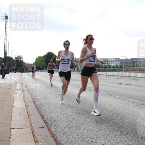 29.06.2025 - hella hamburg halbmarathon Lena Gebhardt http://msf.ph/oto/8408530 29.06.2025 09:37:42 Lombardsbrücke 12673, 45, 31, 45, 50, 3944, 12673 meine-sportfotos.de