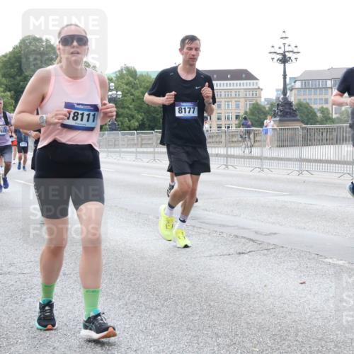 29.06.2025 - hella hamburg halbmarathon Lena Gebhardt http://msf.ph/oto/8408639 29.06.2025 10:04:11 Lombardsbrücke 18111, 8177, 9526, 1032, 1355, 1367, 1674, 2277, 2979, 3488, 4095, 4488, 4587, 5058, 5354, 5363, 5365, 5613, 5976, 6142, 6706, 6709, 7006, 7017, 7306, 7485, 8177, 8217, 8421, 8422, 8423, 8469, 8727, 9280, 9489, 9526, 9899, 10213, 10756, 10962, 11402, 11511, 11582, 11614, 12004, 12005, 12336, 12653, 12998, 13173, 13583, 14340, 14436, 14917, 15520, 15525, 15678, 16099, 16113, 16621, 16753, 16989, 17071, 17098, 17437 meine-sportfotos.de