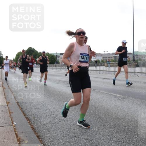29.06.2025 - hella hamburg halbmarathon Lena Gebhardt http://msf.ph/oto/8408750 29.06.2025 10:04:12 Lombardsbrücke 4587, 18111, 9526, 1032, 1355, 1367, 1377, 1674, 2277, 2979, 3488, 4095, 4488, 4587, 5058, 5354, 5363, 5365, 5613, 5976, 6142, 6706, 6709, 7006, 7017, 7306, 7485, 8177, 8217, 8421, 8422, 8423, 8469, 8727, 9280, 9489, 9526, 9899, 10213, 10756, 10962, 11402, 11511, 11582, 11614, 12004, 12005, 12336, 12653, 12998, 13173, 13583, 14340, 14436, 14917, 15520, 15525, 15678, 16099, 16113, 16621, 16753, 16989, 17071, 17098, 17113, 17437 meine-sportfotos.de