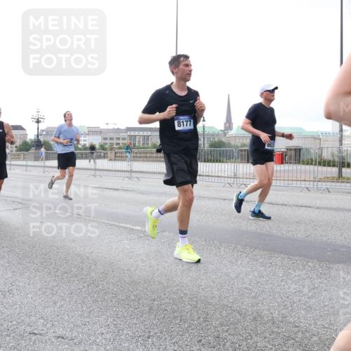 29.06.2025 - hella hamburg halbmarathon Lena Gebhardt http://msf.ph/oto/8408921 29.06.2025 10:04:13 Lombardsbrücke 4587, 8177, 952, 1032, 1355, 1367, 1377, 1674, 2852, 2979, 3488, 4095, 4488, 4587, 5058, 5354, 5363, 5365, 5613, 5976, 6142, 6706, 6709, 7006, 7017, 7306, 7485, 8177, 8217, 8421, 8422, 8423, 8469, 8727, 9280, 9489, 9526, 9899, 10213, 10756, 10962, 11511, 11582, 11614, 12004, 12005, 12336, 12653, 12998, 13173, 13583, 14340, 14436, 14917, 15520, 15525, 15678, 16099, 16113, 16753, 16989, 17071, 17098, 17113, 17437 meine-sportfotos.de