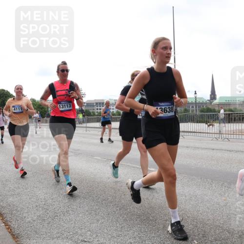 29.06.2025 - hella hamburg halbmarathon Lena Gebhardt http://msf.ph/oto/8408931 29.06.2025 10:24:54 Lombardsbrücke 4111, 13113, 311, 3638, 11651, 1352, 1395, 1740, 2000, 2108, 2249, 2280, 2944, 3053, 3099, 3113, 3132, 3421, 3786, 3920, 4008, 4010, 4111, 4221, 4444, 5126, 5138, 5829, 5830, 6261, 6570, 7778, 8083, 9573, 10907, 11400, 11651, 11816, 11817, 11921, 12070, 12303, 13111, 13113, 13380, 13638, 14143, 14649, 14898, 15124, 15153, 15679, 15942, 15975, 17185, 17535, 17954, 18194, 18198 meine-sportfotos.de