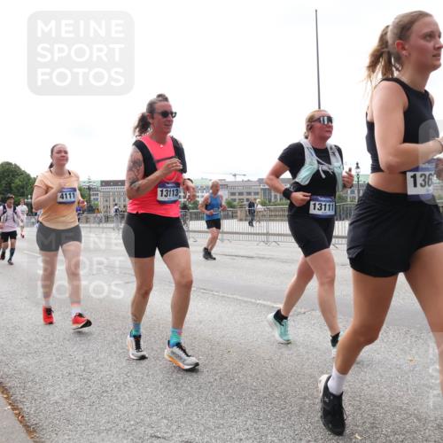 29.06.2025 - hella hamburg halbmarathon Lena Gebhardt http://msf.ph/oto/8408959 29.06.2025 10:24:54 Lombardsbrücke 4111, 13113, 13111, 136, 1352, 1395, 1740, 2000, 2108, 2249, 2280, 2944, 3053, 3099, 3113, 3132, 3421, 3786, 3920, 4008, 4010, 4111, 4221, 4444, 5126, 5138, 5829, 5830, 6261, 6570, 7778, 8083, 9573, 10907, 11400, 11651, 11816, 11817, 11921, 12070, 12303, 13111, 13113, 13380, 13638, 14143, 14649, 14898, 15124, 15153, 15679, 15942, 15975, 17185, 17535, 17954, 18194, 18198 meine-sportfotos.de