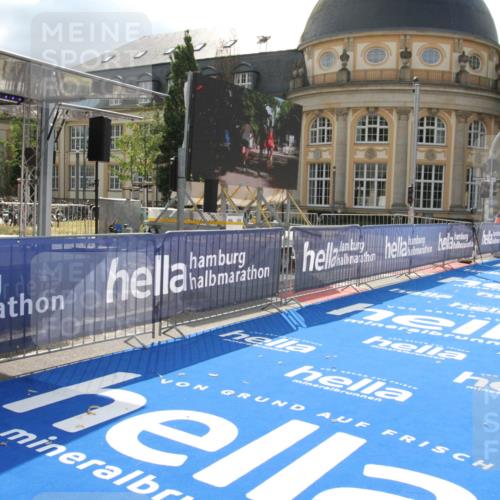 29.06.2025 - hella hamburg halbmarathon Michael Strokosch http://msf.ph/oto/8408988 29.06.2025 09:46:55 Ziel 20141 meine-sportfotos.de