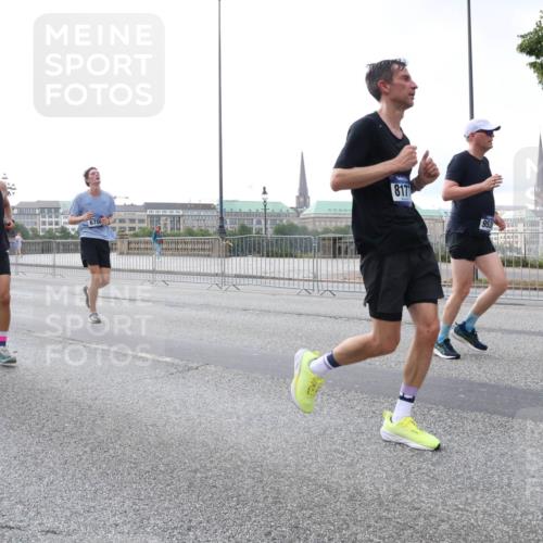 29.06.2025 - hella hamburg halbmarathon Lena Gebhardt http://msf.ph/oto/8408998 29.06.2025 10:04:13 Lombardsbrücke 817, 1032, 1355, 1367, 1377, 1674, 2852, 2979, 3488, 4095, 4488, 4587, 5058, 5354, 5363, 5365, 5613, 5976, 6142, 6706, 6709, 7006, 7017, 7306, 7485, 8177, 8217, 8421, 8422, 8423, 8469, 8727, 9280, 9489, 9526, 9899, 10213, 10756, 10962, 11511, 11582, 11614, 12004, 12005, 12336, 12653, 12998, 13173, 13583, 14340, 14436, 14917, 15520, 15525, 15678, 16099, 16113, 16753, 16989, 17071, 17098, 17113, 17437 meine-sportfotos.de