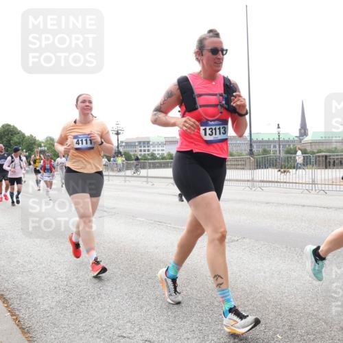 29.06.2025 - hella hamburg halbmarathon Lena Gebhardt http://msf.ph/oto/8409043 29.06.2025 10:24:54 Lombardsbrücke 4111, 13113, 1352, 1395, 1740, 2000, 2108, 2249, 2280, 2944, 3053, 3099, 3113, 3132, 3421, 3786, 3920, 4008, 4010, 4111, 4221, 4444, 5126, 5138, 5829, 5830, 6261, 6570, 7778, 8083, 9573, 10907, 11400, 11651, 11816, 11817, 11921, 12070, 12303, 13111, 13113, 13380, 13638, 14143, 14649, 14898, 15124, 15153, 15679, 15942, 15975, 17185, 17535, 17954, 18194, 18198 meine-sportfotos.de