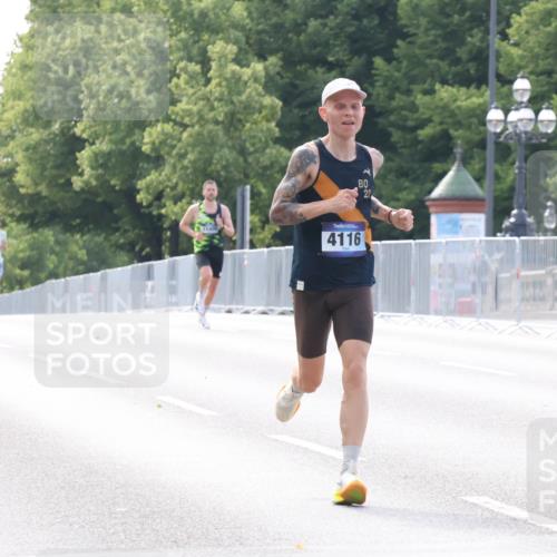 29.06.2025 - hella hamburg halbmarathon Lena Gebhardt http://msf.ph/oto/8409071 29.06.2025 09:38:08 Lombardsbrücke 10, 56, 4116, 22, 45, 50, 3944, 4116, 12673 meine-sportfotos.de