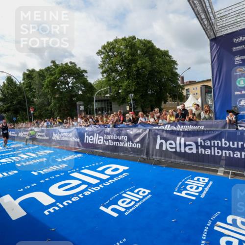 29.06.2025 - hella hamburg halbmarathon Zöllner http://msf.ph/oto/8409097 29.06.2025 10:18:59 Ziel 6380, 11342 meine-sportfotos.de