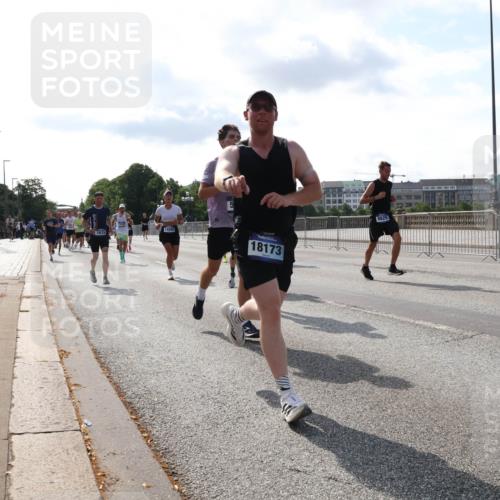29.06.2025 - hella hamburg halbmarathon Lena Gebhardt http://msf.ph/oto/8409113 29.06.2025 09:49:59 Lombardsbrücke 14560, 1615, 18173, 1343, 1445, 1615, 1675, 1800, 1803, 1975, 2324, 2415, 2573, 2949, 3136, 3282, 3332, 3431, 3530, 4303, 4318, 4425, 4528, 5248, 5409, 5436, 6095, 6123, 6682, 6704, 7035, 7229, 7495, 7774, 7796, 8370, 8465, 8629, 8925, 9264, 9265, 9294, 9296, 9302, 9686, 9711, 9914, 9979, 10680, 10894, 10930, 11765, 11767, 12292, 12327, 12540, 12554, 12839, 12895, 13141, 13457, 13800, 14077, 14204, 14374, 14560, 14629, 14688, 14789, 15094 meine-sportfotos.de
