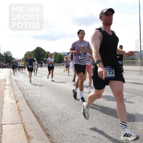 29.06.2025 - hella hamburg halbmarathon Lena Gebhardt http://msf.ph/oto/8409166 29.06.2025 09:50:00 Lombardsbrücke 14560, 1615, 5248, 173, 8629, 1343, 1445, 1615, 1675, 1800, 1803, 1975, 2324, 2415, 2573, 2949, 3136, 3282, 3332, 3431, 3530, 4303, 4318, 4425, 4528, 5248, 5409, 5436, 6095, 6123, 6682, 6704, 7035, 7229, 7495, 7774, 7796, 8370, 8465, 8629, 8925, 9264, 9265, 9294, 9296, 9302, 9686, 9711, 9914, 9979, 10680, 10894, 10930, 11765, 11767, 12292, 12327, 12540, 12554, 12839, 12895, 13141, 13457, 13800, 14077, 14204, 14374, 14560, 14629, 14688, 14789, 15094 meine-sportfotos.de