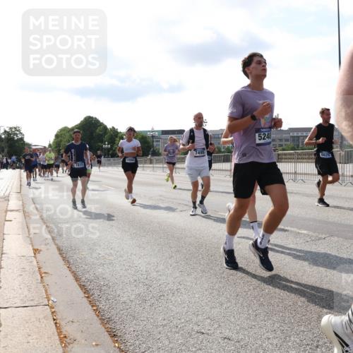 29.06.2025 - hella hamburg halbmarathon Lena Gebhardt http://msf.ph/oto/8409193 29.06.2025 09:50:00 Lombardsbrücke 1615, 14560, 7495, 5248, 8629, 1343, 1445, 1615, 1675, 1800, 1803, 1975, 2324, 2415, 2573, 2949, 3136, 3282, 3332, 3431, 3530, 4303, 4318, 4425, 4528, 5248, 5409, 5436, 6095, 6123, 6682, 6704, 7035, 7229, 7495, 7774, 7796, 8370, 8465, 8629, 8925, 9264, 9265, 9294, 9296, 9302, 9686, 9711, 9914, 9979, 10680, 10894, 10930, 11765, 11767, 12292, 12327, 12540, 12554, 12839, 12895, 13141, 13457, 13800, 14077, 14204, 14374, 14560, 14629, 14688, 14789, 15094 meine-sportfotos.de