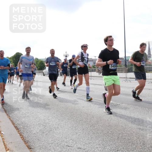 29.06.2025 - hella hamburg halbmarathon Lena Gebhardt http://msf.ph/oto/8409197 29.06.2025 10:16:55 Lombardsbrücke 10314, 10320, 7360, 17527, 3450, 1867, 167, 1117, 1137, 1240, 1298, 1331, 1348, 1356, 1403, 1553, 1602, 1825, 2225, 2347, 2908, 2912, 3088, 3156, 3176, 3210, 3450, 3484, 3622, 3687, 4478, 5036, 5037, 5390, 5929, 5930, 5995, 6328, 6488, 6742, 6941, 6948, 7114, 7115, 7158, 7257, 7345, 7358, 7360, 7376, 7924, 7928, 8263, 8295, 8317, 8513, 8558, 8619, 8707, 8847, 8857, 8983, 9091, 9208, 9332, 9492, 9664, 9676, 10076, 10232 meine-sportfotos.de