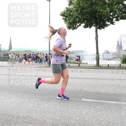 29.06.2025 - hella hamburg halbmarathon Lena Gebhardt http://msf.ph/oto/8409205 29.06.2025 10:50:49 Lombardsbrücke 1129, 1203, 1208, 1259, 1404, 1828, 1930, 2047, 2200, 2358, 2859, 3184, 3203, 3229, 3647, 3680, 3838, 4642, 4695, 4771, 4848, 4961, 5131, 5286, 5289, 6178, 7133, 7141, 7161, 7505, 7677, 7770, 7771, 7825, 7938, 8200, 8299, 8779, 8833, 8834, 8986, 9096, 9168, 9933, 10029, 10437, 10552, 10614, 10636, 10744, 11052, 11252, 11577, 12392, 12393, 13887, 14102, 14534, 14591, 15017, 15230, 15416 meine-sportfotos.de
