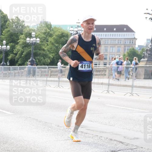 29.06.2025 - hella hamburg halbmarathon Lena Gebhardt http://msf.ph/oto/8409252 29.06.2025 09:38:11 Lombardsbrücke 4116, 22, 45, 50, 3944, 4116, 12673 meine-sportfotos.de