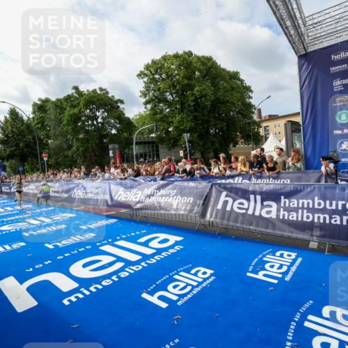 29.06.2025 - hella hamburg halbmarathon Zöllner http://msf.ph/oto/8409255 29.06.2025 10:19:11 Ziel 53, 2144 meine-sportfotos.de