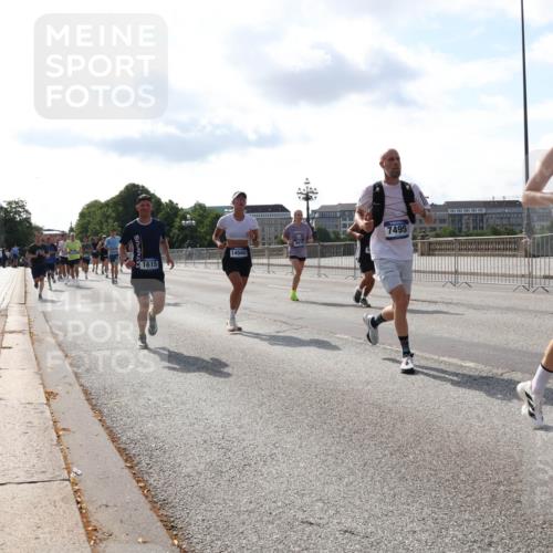 29.06.2025 - hella hamburg halbmarathon Lena Gebhardt http://msf.ph/oto/8409270 29.06.2025 09:50:01 Lombardsbrücke 14560, 1615, 7495, 7971, 8629, 1343, 1445, 1615, 1675, 1800, 1803, 1975, 2324, 2415, 2573, 2949, 3136, 3282, 3332, 3431, 3530, 4303, 4318, 4425, 4528, 4823, 5248, 5409, 5436, 6095, 6123, 6682, 6704, 7229, 7495, 7774, 7796, 8370, 8465, 8629, 8925, 9264, 9265, 9294, 9296, 9302, 9686, 9711, 9914, 9979, 10680, 10894, 10930, 11765, 11767, 12292, 12327, 12540, 12554, 12839, 12895, 13141, 13457, 13725, 13800, 14077, 14204, 14374, 14560, 14629, 14688, 14789, 15094 meine-sportfotos.de