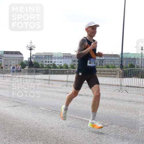 29.06.2025 - hella hamburg halbmarathon Lena Gebhardt http://msf.ph/oto/8409287 29.06.2025 09:38:12 Lombardsbrücke 4116, 45, 50, 3944, 4116, 12673 meine-sportfotos.de