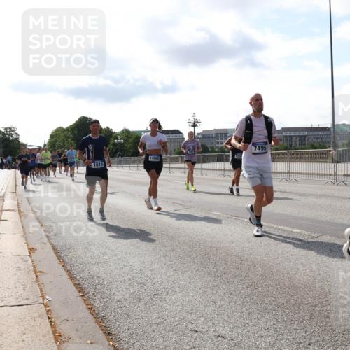 29.06.2025 - hella hamburg halbmarathon Lena Gebhardt http://msf.ph/oto/8409300 29.06.2025 09:50:01 Lombardsbrücke 9294, 1615, 7495, 17971, 6201, 1343, 1445, 1615, 1675, 1800, 1803, 1975, 2324, 2415, 2573, 2949, 3136, 3282, 3332, 3431, 3530, 4303, 4318, 4425, 4528, 4823, 5248, 5409, 5436, 6095, 6123, 6682, 6704, 7229, 7495, 7774, 7796, 8370, 8465, 8629, 8925, 9264, 9265, 9294, 9296, 9302, 9686, 9711, 9914, 9979, 10680, 10894, 10930, 11765, 11767, 12292, 12327, 12540, 12554, 12839, 12895, 13141, 13457, 13725, 13800, 14077, 14204, 14374, 14560, 14629, 14688, 14789, 15094 meine-sportfotos.de