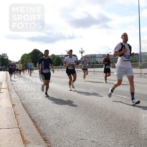 29.06.2025 - hella hamburg halbmarathon Lena Gebhardt http://msf.ph/oto/8409326 29.06.2025 09:50:01 Lombardsbrücke 14560, 9294, 1615, 7495, 1343, 1445, 1615, 1675, 1800, 1803, 1975, 2324, 2415, 2573, 2949, 3136, 3282, 3332, 3431, 3530, 4303, 4318, 4425, 4528, 4823, 5248, 5409, 5436, 6095, 6123, 6682, 6704, 7229, 7495, 7774, 7796, 8370, 8465, 8629, 8925, 9264, 9265, 9294, 9296, 9302, 9686, 9711, 9914, 9979, 10680, 10894, 10930, 11765, 11767, 12292, 12327, 12540, 12554, 12839, 12895, 13141, 13457, 13725, 13800, 14077, 14204, 14374, 14560, 14629, 14688, 14789, 15094 meine-sportfotos.de