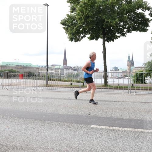 29.06.2025 - hella hamburg halbmarathon Lena Gebhardt http://msf.ph/oto/8409335 29.06.2025 10:24:57 Lombardsbrücke 1352, 1395, 1740, 2000, 2108, 2249, 2280, 2944, 3053, 3099, 3113, 3132, 3421, 3920, 3961, 3963, 4008, 4010, 4111, 4221, 4444, 5126, 5138, 5814, 5829, 5830, 6261, 6570, 7778, 8083, 8962, 9573, 10907, 11400, 11651, 11816, 11817, 11921, 12070, 12303, 13111, 13113, 13638, 14086, 14649, 14898, 15124, 15153, 15679, 15942, 15975, 17185, 17535, 17954, 18194, 18198 meine-sportfotos.de