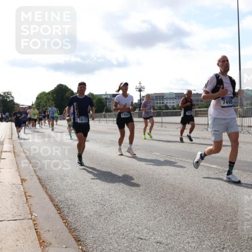 29.06.2025 - hella hamburg halbmarathon Lena Gebhardt http://msf.ph/oto/8409351 29.06.2025 09:50:01 Lombardsbrücke 14560, 9294, 1615, 7495, 1343, 1445, 1615, 1675, 1800, 1803, 1975, 2324, 2415, 2573, 2949, 3136, 3282, 3332, 3431, 3530, 4303, 4318, 4425, 4528, 4823, 5248, 5409, 5436, 6095, 6123, 6682, 6704, 7229, 7495, 7774, 7796, 8370, 8465, 8629, 8925, 9264, 9265, 9294, 9296, 9302, 9686, 9711, 9914, 9979, 10680, 10894, 10930, 11765, 11767, 12292, 12327, 12540, 12554, 12839, 12895, 13141, 13457, 13725, 13800, 14077, 14204, 14374, 14560, 14629, 14688, 14789, 15094 meine-sportfotos.de