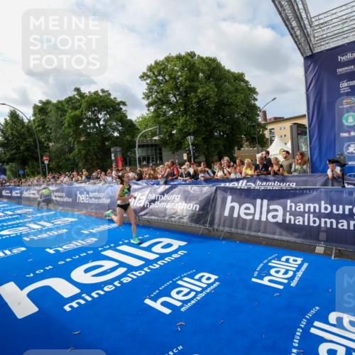 29.06.2025 - hella hamburg halbmarathon Zöllner http://msf.ph/oto/8409367 29.06.2025 10:19:13 Ziel 53, 2144 meine-sportfotos.de