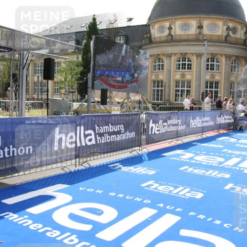 29.06.2025 - hella hamburg halbmarathon Michael Strokosch http://msf.ph/oto/8409408 29.06.2025 10:03:05 Ziel 9, 23 meine-sportfotos.de
