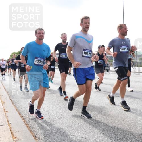 29.06.2025 - hella hamburg halbmarathon Lena Gebhardt http://msf.ph/oto/8409445 29.06.2025 10:16:57 Lombardsbrücke 146, 13365, 10926, 19, 10317, 10320, 6328, 10314, 527, 1083, 1117, 1137, 1240, 1298, 1331, 1348, 1356, 1403, 1553, 1602, 1825, 2225, 2347, 2908, 2912, 3088, 3156, 3176, 3210, 3450, 3464, 3466, 3484, 3622, 3687, 4478, 5023, 5036, 5037, 5390, 5929, 5930, 5995, 6328, 6488, 6742, 6941, 6948, 7114, 7115, 7158, 7257, 7345, 7358, 7360, 7376, 7924, 7928, 8253, 8263, 8295, 8317, 8513, 8558, 8619, 8707, 8847, 8857, 8983, 9091, 9208, 9332, 9492, 9664, 9676, 10076, 10232 meine-sportfotos.de