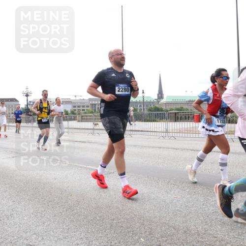 29.06.2025 - hella hamburg halbmarathon Lena Gebhardt http://msf.ph/oto/8409494 29.06.2025 10:24:59 Lombardsbrücke 817, 1352, 5126, 2280, 17535, 1352, 1395, 1740, 2000, 2108, 2249, 2280, 2944, 3053, 3099, 3113, 3132, 3421, 3920, 3961, 3963, 4008, 4010, 4111, 4221, 4444, 5126, 5138, 5564, 5814, 5829, 5830, 6261, 6570, 7778, 8083, 8962, 9573, 9927, 10907, 11400, 11651, 11816, 11817, 11921, 12070, 12303, 13111, 13113, 13638, 14086, 14649, 14898, 15124, 15153, 15679, 15942, 15975, 17185, 17535, 17954, 18194, 18198 meine-sportfotos.de