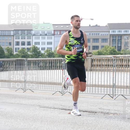 29.06.2025 - hella hamburg halbmarathon Lena Gebhardt http://msf.ph/oto/8409546 29.06.2025 09:38:18 Lombardsbrücke 1409, 45, 50, 3944, 4116, 11409, 12673 meine-sportfotos.de