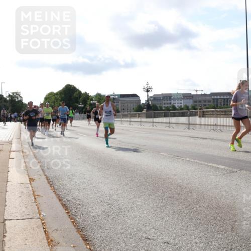29.06.2025 - hella hamburg halbmarathon Lena Gebhardt http://msf.ph/oto/8409562 29.06.2025 09:50:02 Lombardsbrücke 415, 1343, 1445, 1615, 1675, 1800, 1803, 1975, 2324, 2415, 2573, 2949, 3136, 3282, 3332, 3431, 3530, 4303, 4318, 4425, 4528, 4823, 5248, 5409, 5436, 6095, 6123, 6682, 6704, 7229, 7495, 7774, 7796, 8370, 8465, 8629, 8925, 9264, 9265, 9294, 9296, 9302, 9686, 9711, 9914, 9979, 10680, 10894, 10930, 11765, 11767, 12292, 12327, 12540, 12554, 12839, 12895, 13141, 13457, 13725, 13800, 14077, 14204, 14374, 14560, 14688, 14789, 15094 meine-sportfotos.de