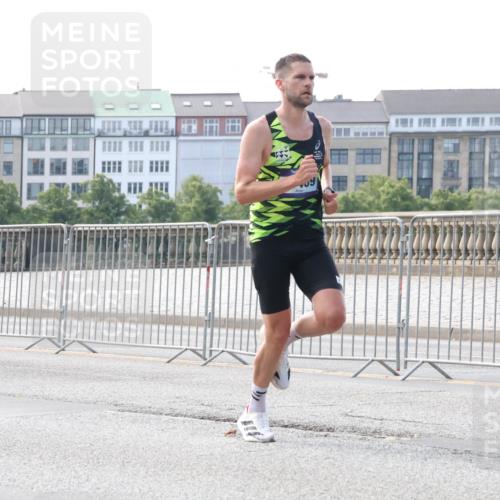 29.06.2025 - hella hamburg halbmarathon Lena Gebhardt http://msf.ph/oto/8409579 29.06.2025 09:38:18 Lombardsbrücke 45, 50, 3944, 4116, 11409, 12673 meine-sportfotos.de