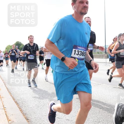 29.06.2025 - hella hamburg halbmarathon Lena Gebhardt http://msf.ph/oto/8409586 29.06.2025 10:16:57 Lombardsbrücke 8263, 14646, 199, 13365, 0317, 6328, 1083, 1117, 1137, 1240, 1298, 1331, 1348, 1356, 1403, 1553, 1602, 1825, 2225, 2347, 2908, 2912, 3088, 3156, 3176, 3210, 3450, 3464, 3466, 3484, 3622, 3687, 4478, 5023, 5036, 5037, 5390, 5929, 5930, 5995, 6328, 6488, 6742, 6941, 6948, 7114, 7115, 7158, 7257, 7345, 7358, 7360, 7376, 7924, 7928, 8253, 8263, 8295, 8317, 8513, 8558, 8619, 8707, 8847, 8857, 8983, 9091, 9208, 9332, 9492, 9664, 9676, 10076, 10232 meine-sportfotos.de