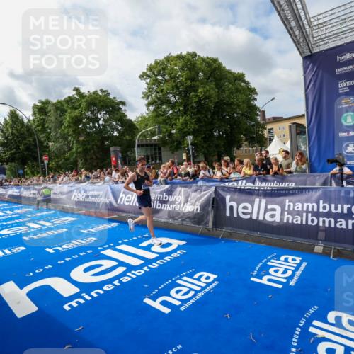 29.06.2025 - hella hamburg halbmarathon Zöllner http://msf.ph/oto/8409592 29.06.2025 10:19:28 Ziel 2659, 13016 meine-sportfotos.de