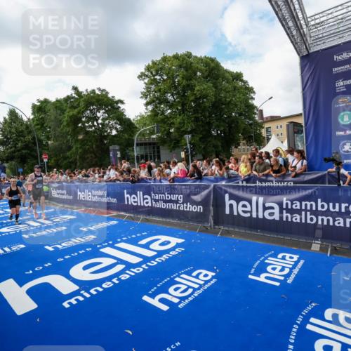 29.06.2025 - hella hamburg halbmarathon Zöllner http://msf.ph/oto/8409600 29.06.2025 10:44:15 Ziel 1415, 3021, 4999, 5231, 5884, 7005, 8722, 9633, 10193, 10930, 12159, 14686, 14687, 15225, 15280, 16301, 16316, 16648, 17748, 18691 meine-sportfotos.de