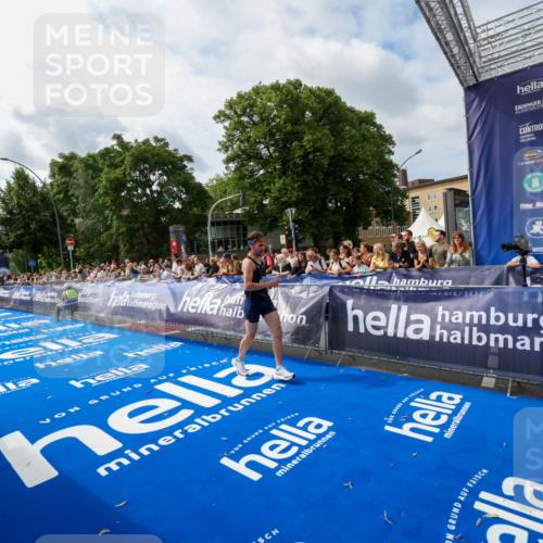 29.06.2025 - hella hamburg halbmarathon Zöllner http://msf.ph/oto/8409601 29.06.2025 10:19:28 Ziel 2659, 13016 meine-sportfotos.de