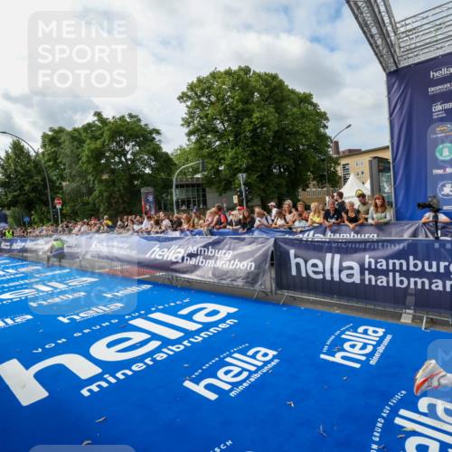29.06.2025 - hella hamburg halbmarathon Zöllner http://msf.ph/oto/8409621 29.06.2025 10:19:33 Ziel 2659 meine-sportfotos.de