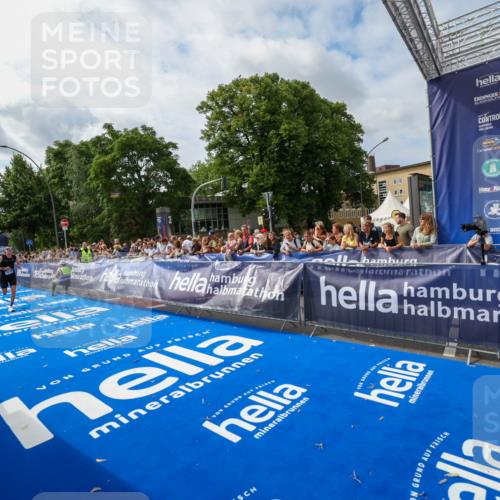 29.06.2025 - hella hamburg halbmarathon Zöllner http://msf.ph/oto/8409631 29.06.2025 10:19:42 Ziel 19108 meine-sportfotos.de