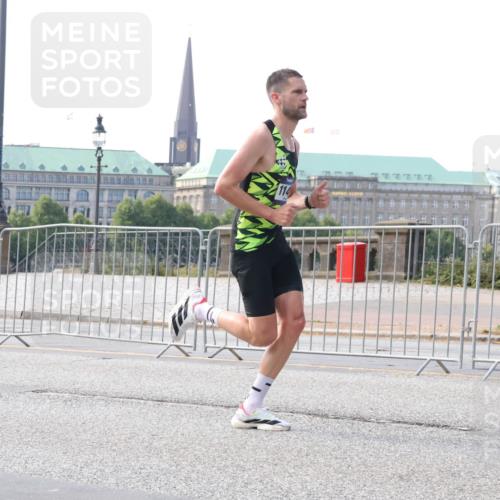 29.06.2025 - hella hamburg halbmarathon Lena Gebhardt http://msf.ph/oto/8409650 29.06.2025 09:38:19 Lombardsbrücke 45, 50, 3944, 4116, 11409, 11864, 12673 meine-sportfotos.de